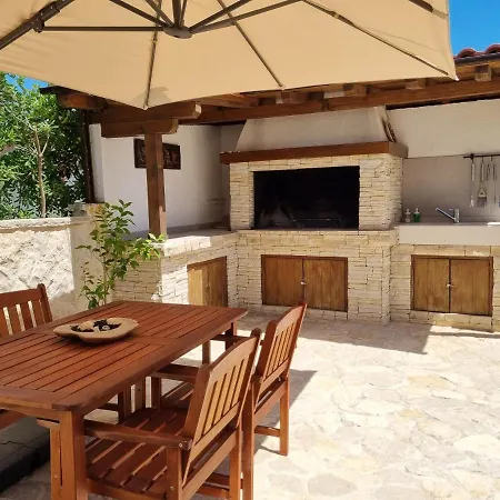 House Nataly Holiday home *